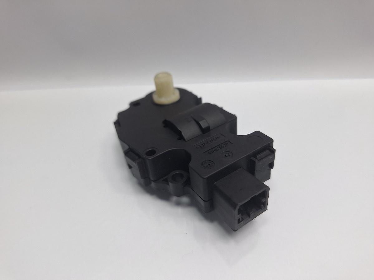 Motoras/actuator clapeta aer AUDI A4 IV Avant 8K5, B8 2007 - 2015 TDI CAGA, CJCA, CMEA, CMFA Behr K9749007
