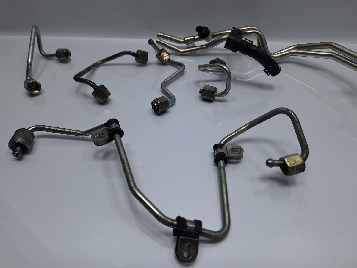 Conducte alimentare cu combustibil AUDI A4 IV Avant 8K5, B8 2007 - 2015 TDI CAGA, CJCA, CMEA, CMFA 03L130301 , 03L130301R