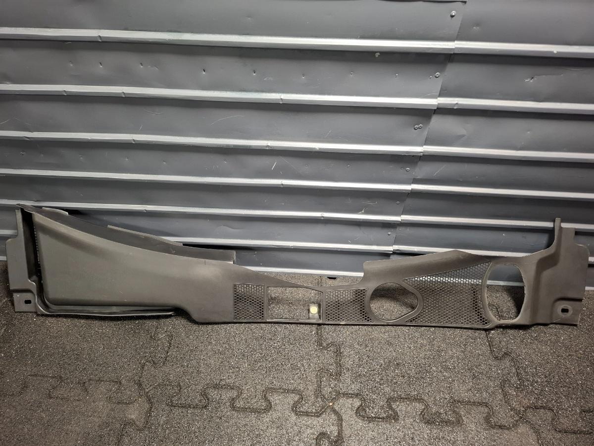 Grila stergatoare AUDI A4 IV Avant 8K5, B8 2007 - 2015 2.0 TDI CAGA, CJCA, CMEA, CMFA 8K1819447