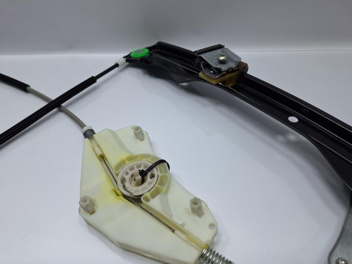 Macara geam dreapta fata VOLKSWAGEN PASSAT Variant 3C5 2005 - 2011 TDI 16V BKP, CBAB 3C1837756K