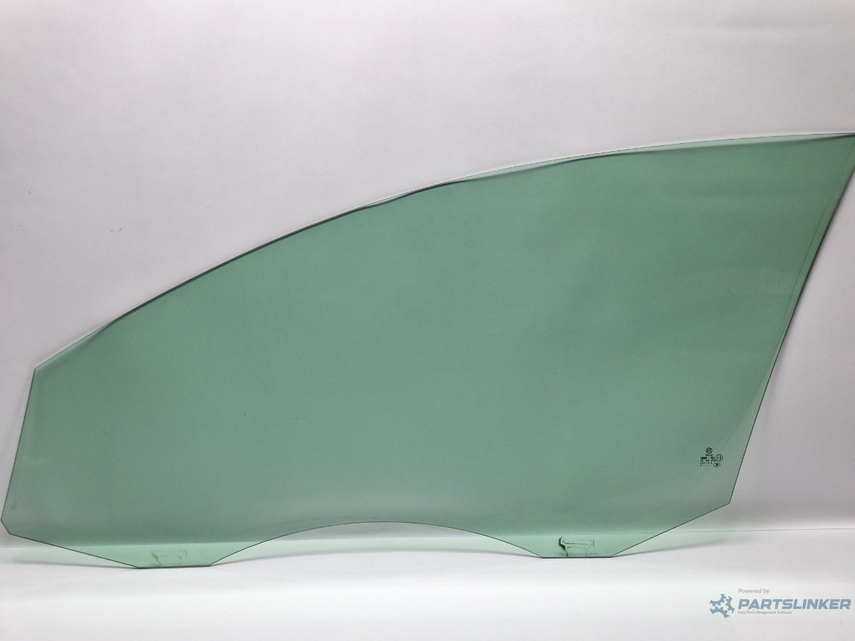 Geam usa dreapta fata VOLKSWAGEN PASSAT Variant 3C5 2005 - 2011 TDI 16V BKP, CBAB SOLIVER 43R-00082 3C4845202B