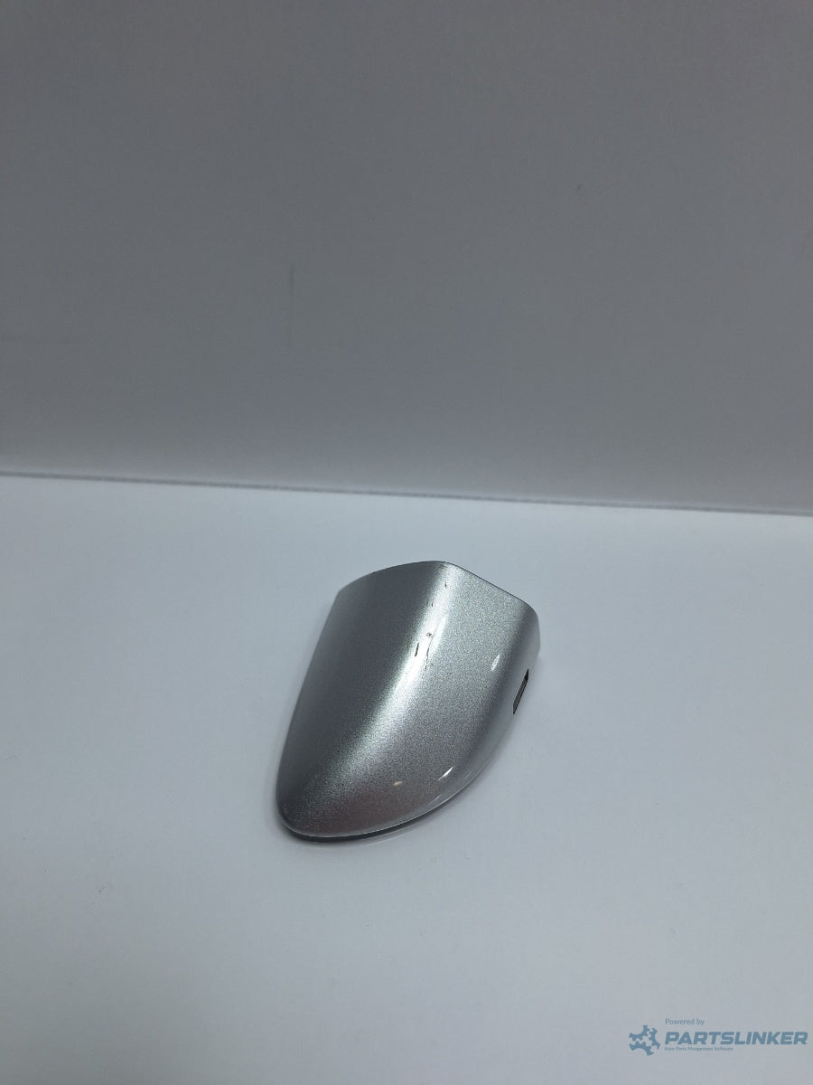 Capac butuc usa LA7W dreapta VOLKSWAGEN PASSAT Variant 3C5 2005 - 2011 TDI 16V BKP, CBAB 3C0837880