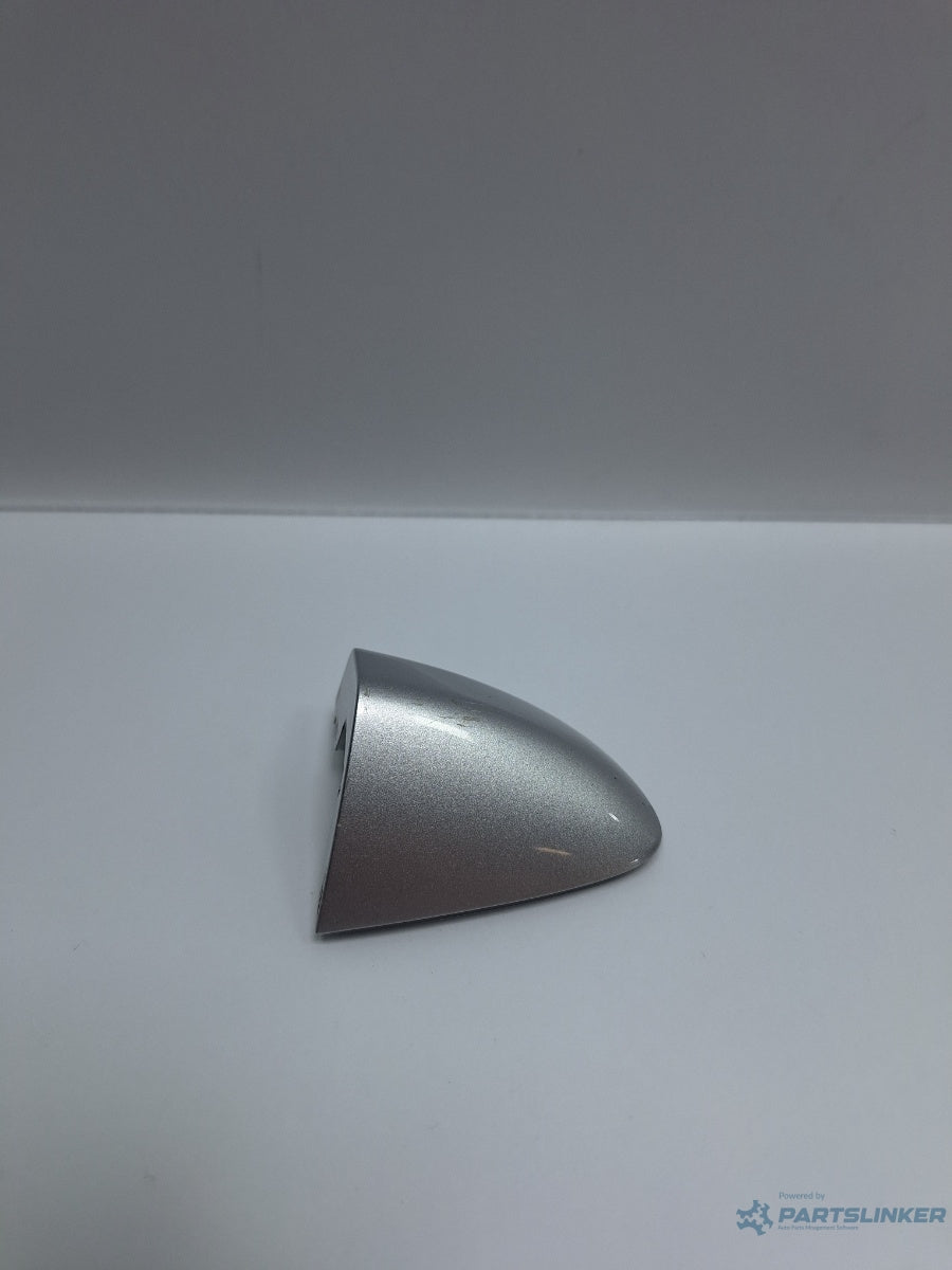 Capac butuc usa LA7W dreapta VOLKSWAGEN PASSAT Variant 3C5 2005 - 2011 TDI 16V BKP, CBAB 3C0837880