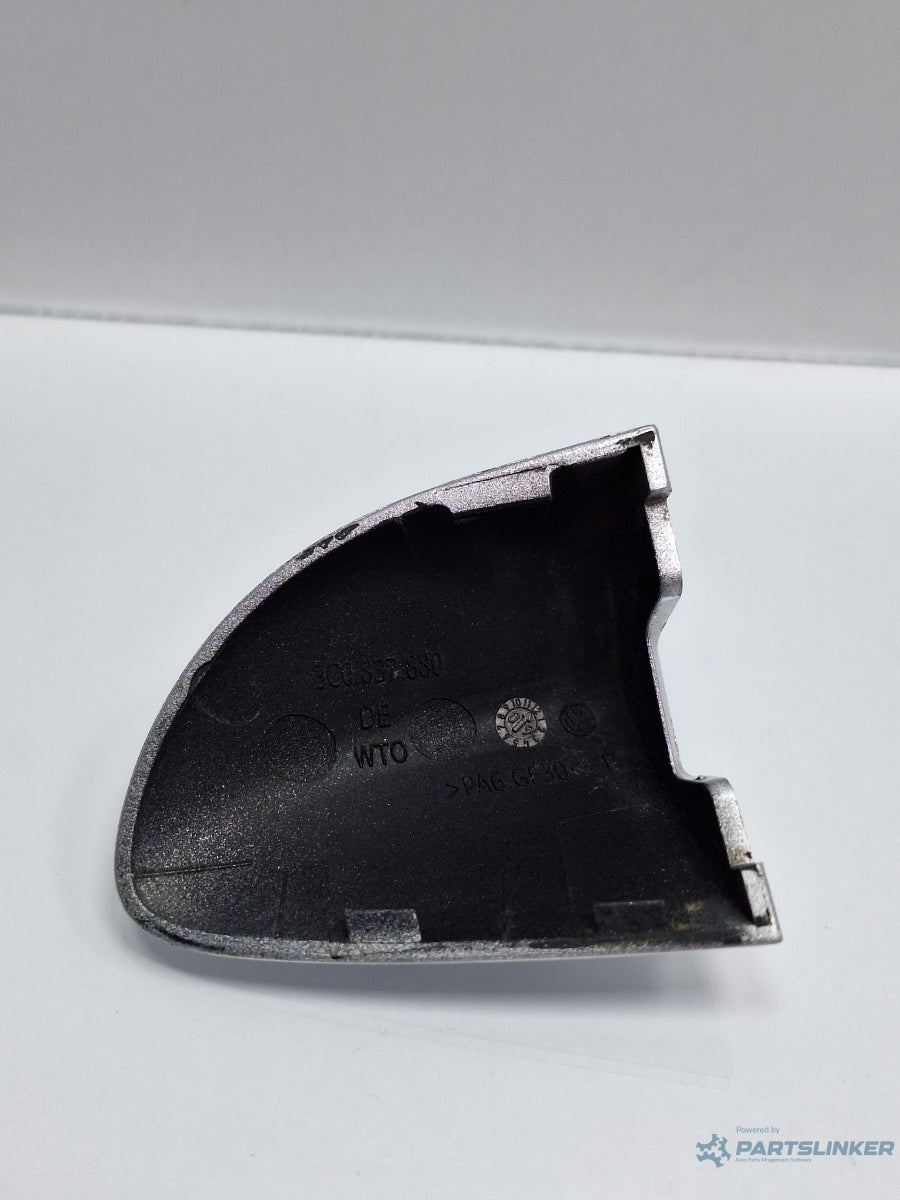 Capac butuc usa LA7W dreapta VOLKSWAGEN PASSAT Variant 3C5 2005 - 2011 TDI 16V BKP, CBAB 3C0837880