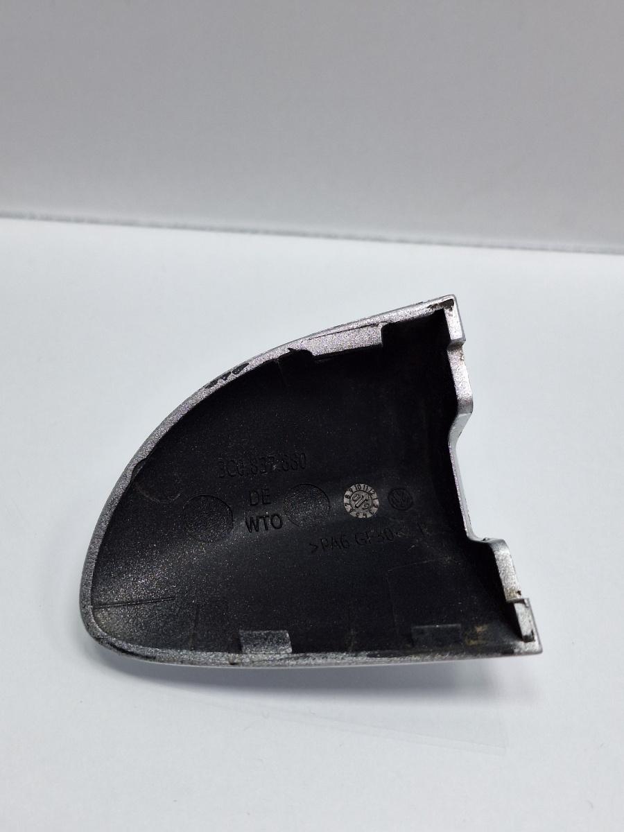 Capac butuc usa LA7W dreapta VOLKSWAGEN PASSAT Variant 3C5 2005 - 2011 TDI 16V BKP, CBAB 3C0837880