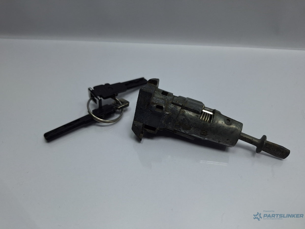 Butuc usa stanga fata VOLKSWAGEN PASSAT 3C2 2005 - 2010 TDI 16V BKP, CBAB 3C0837167A