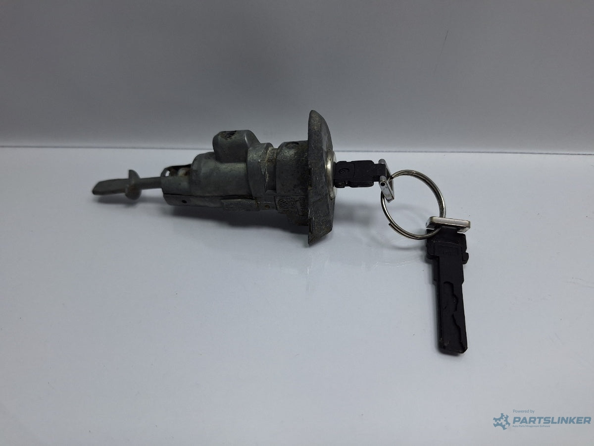 Butuc usa stanga fata VOLKSWAGEN PASSAT 3C2 2005 - 2010 TDI 16V BKP, CBAB 3C0837167A