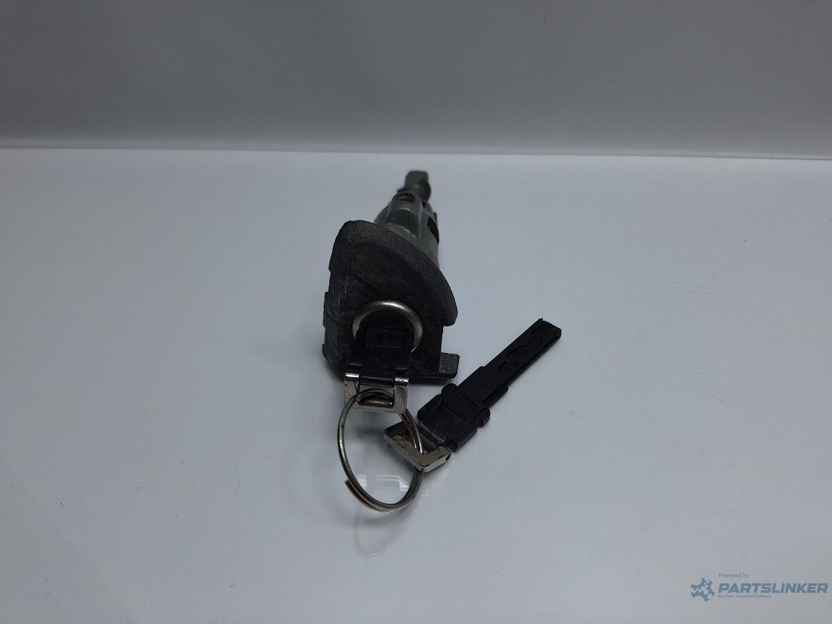 Butuc usa stanga fata VOLKSWAGEN PASSAT 3C2 2005 - 2010 TDI 16V BKP, CBAB 3C0837167A