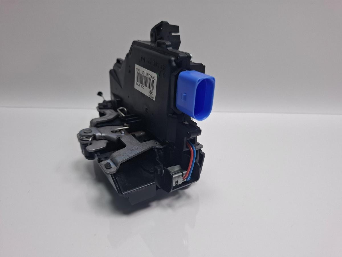 Broasca usa dreapta fata VOLKSWAGEN TOURAN 1T1, 1T2 2003 - 2010 TDI BMM 3D1837016AC