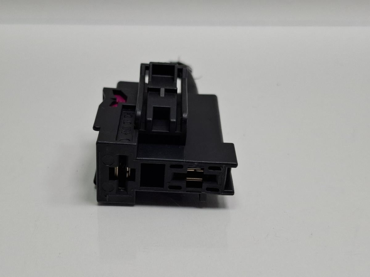 Mufa conector 2 pinii VOLKSWAGEN TOURAN 1T1, 1T2 2003 - 2010 TDI BMM 1K0972117