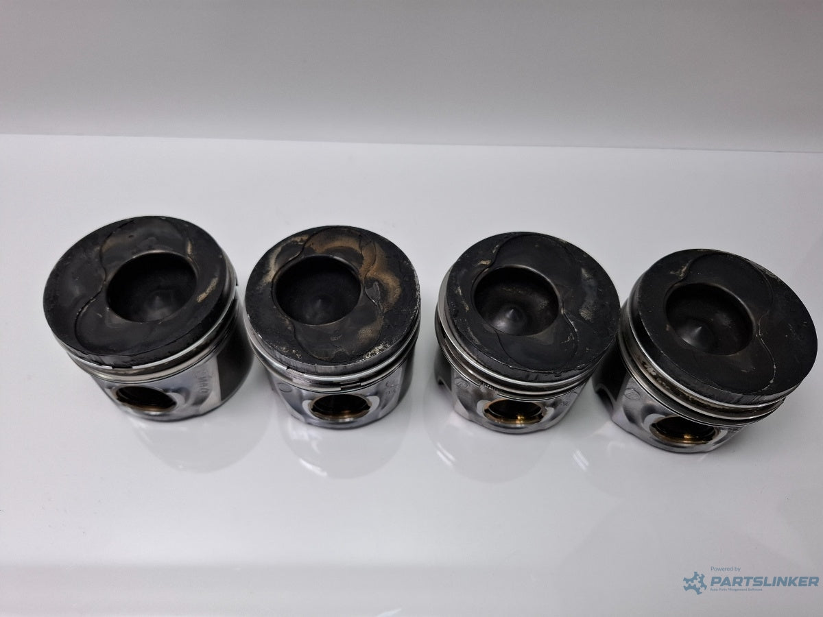 Set pistoane VOLKSWAGEN GOLF V 1K1 2003 - 2009 TDI BKC, BLS, BXE 038107065LC, 038107065LH