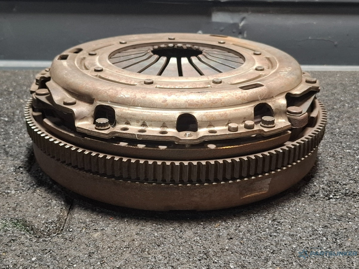 Volanta cu masa dubla VOLKSWAGEN TOURAN 1T1, 1T2 2003 - 2010 TDI BMM 03L105266A