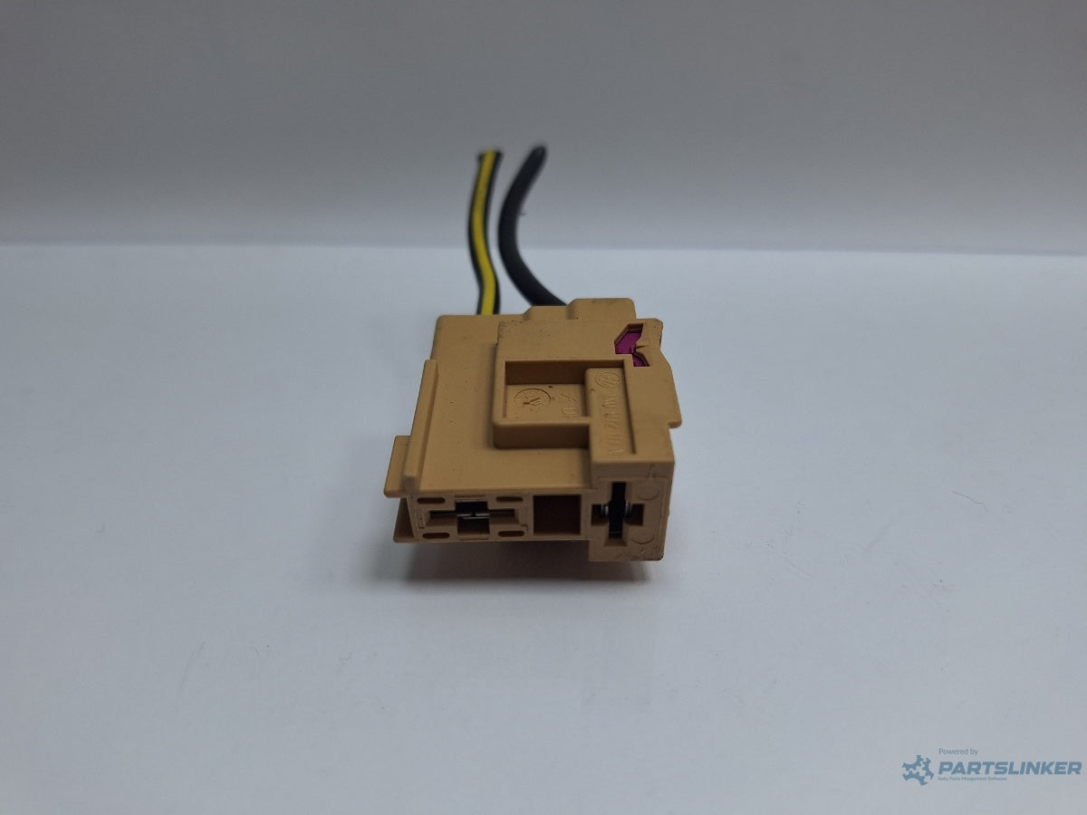 Mufa conector siguranta VOLKSWAGEN TOURAN 1T1, 1T2 2003 - 2010 TDI BMM 1K0972117A