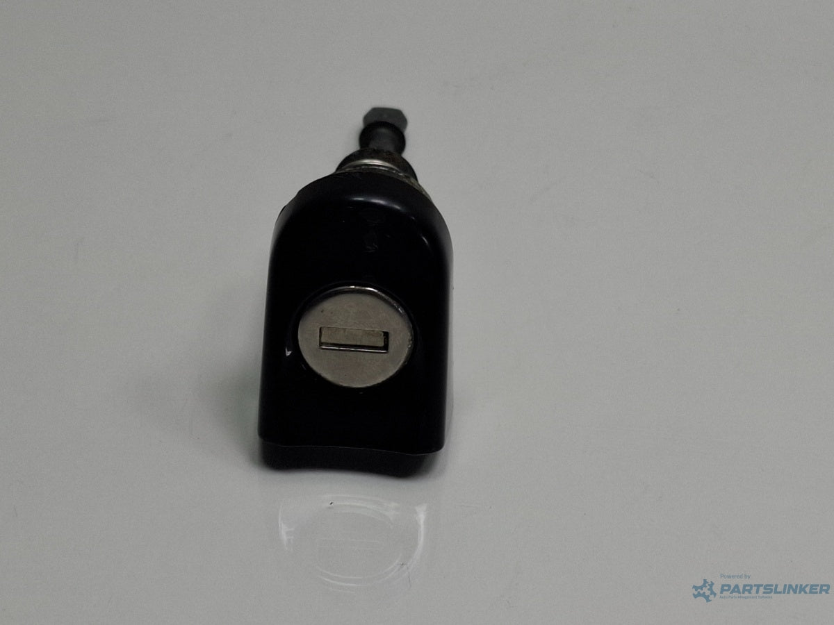 Butuc usa stanga fata VOLKSWAGEN TOURAN 1T1, 1T2 2003 - 2010 TDI BMM 1T0837167B