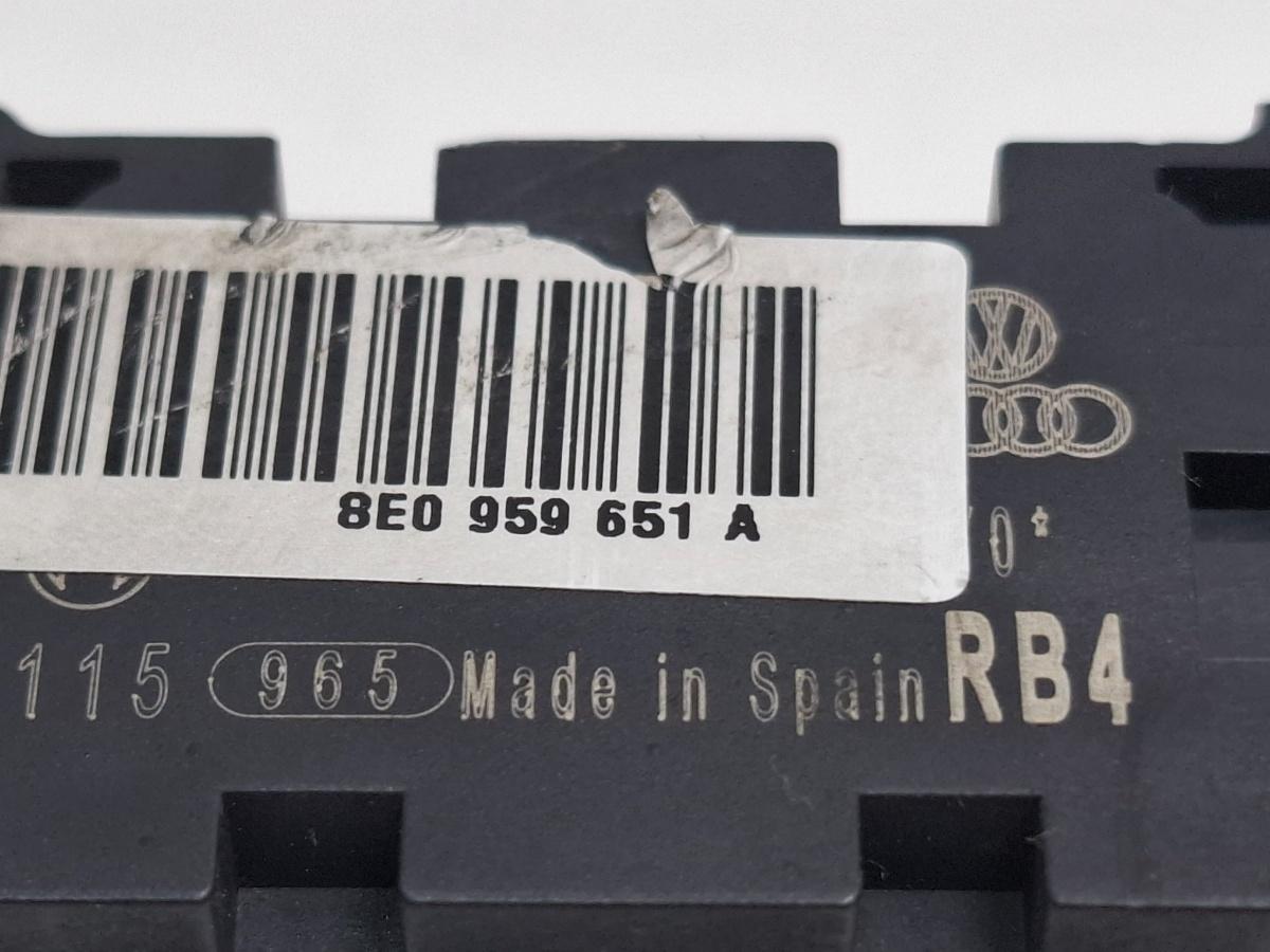 Senzor impact AUDI A4 III Avant 8ED, B7 2004 - 2008 TDI BKE, BRB 8E0959651A