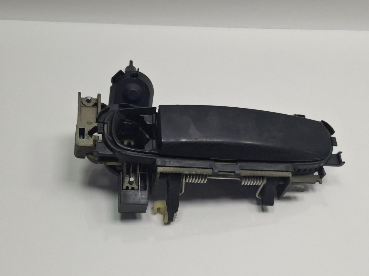 Maner exterior usa LY9B stanga fata AUDI A4 III Avant 8ED, B7 2004 - 2008 TDI BKE, BRB 8E1837207