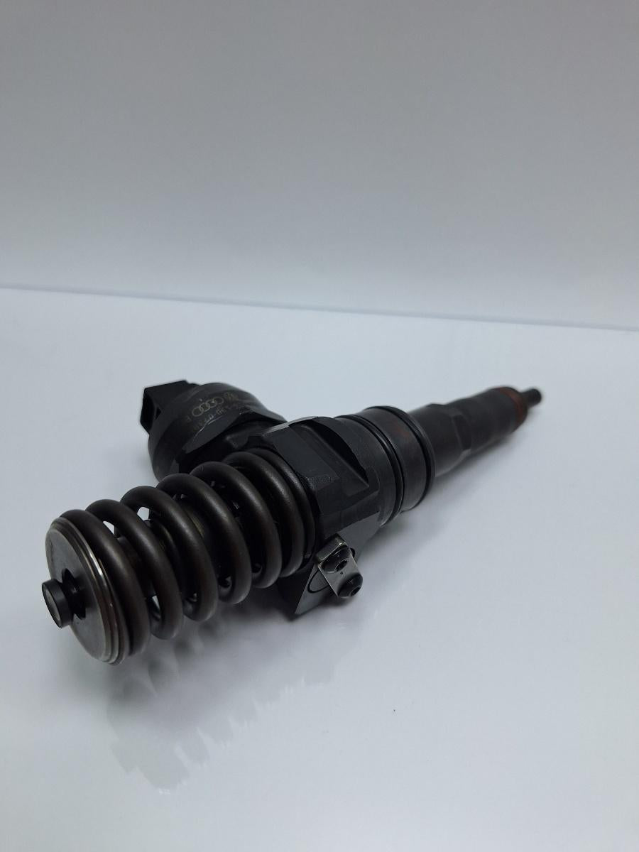 Injector 1.9 TDI BKE, BRB AUDI A4 III Avant 8ED, B7 2004 - 2008 BW BOSCH 0414720230 038130073BH