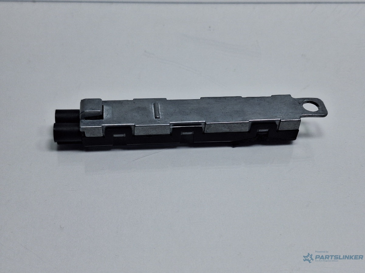 Amplificator antena VOLKSWAGEN GOLF VI 5K1_ 2008 - 2012 TDi BlueMotion CAYC 5K0035552H