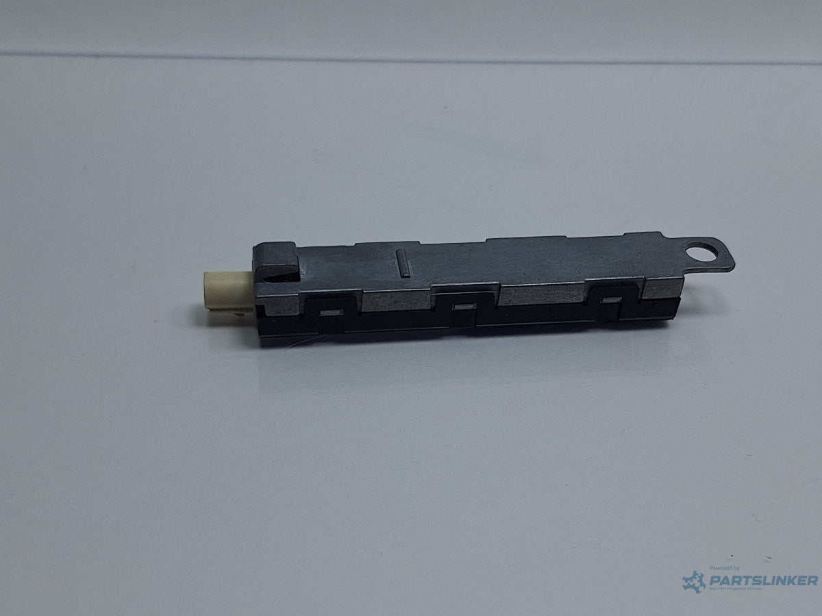 Amplificator antena VOLKSWAGEN GOLF VI 5K1_ 2008 - 2012 TDi BlueMotion CAYC 5K0035552