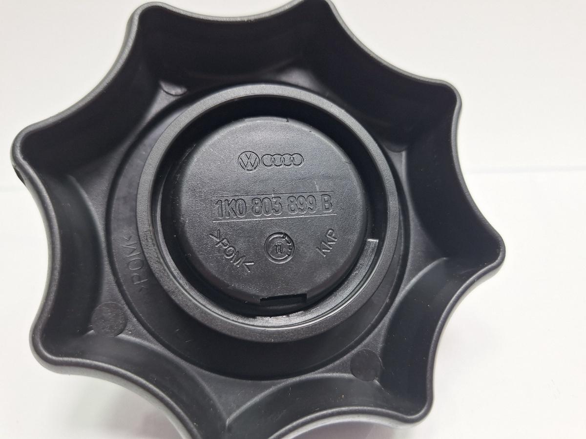 Surub fixare roata de rezerva VOLKSWAGEN GOLF VI 5K1_ 2008 - 2012 1.6 TDi BlueMotion CAYC 1K0803899B