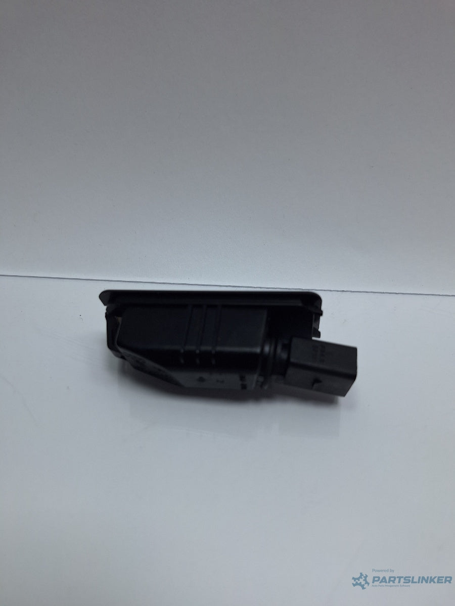 Lampa numar de inmatriculare VOLKSWAGEN GOLF VI 5K1_ 2008 - 2012 TDi BlueMotion CAYC 1K8943021