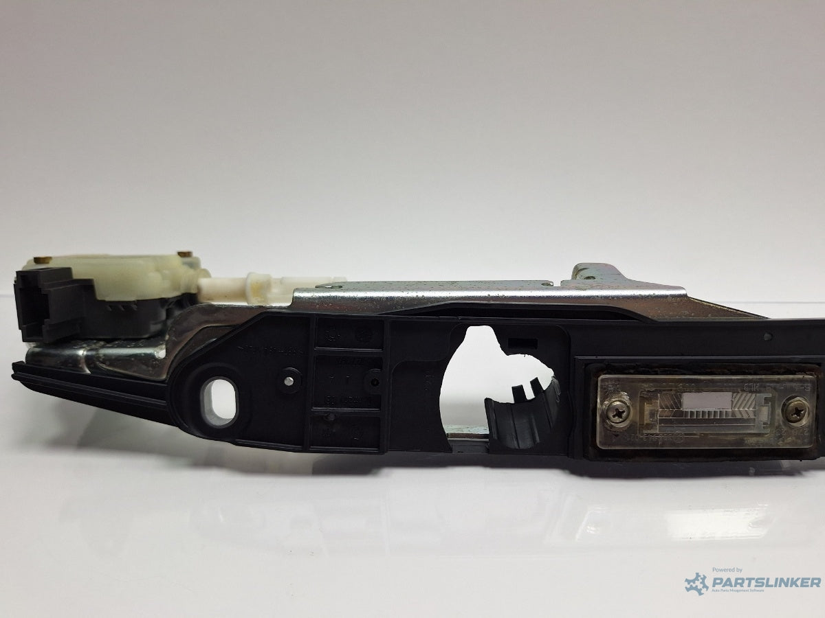 Bara luminoasa numar de inmatriculare portbagaj VOLKSWAGEN PASSAT 3B3 2000 - 2005 1.6 1.6 ALZ 3B5827297