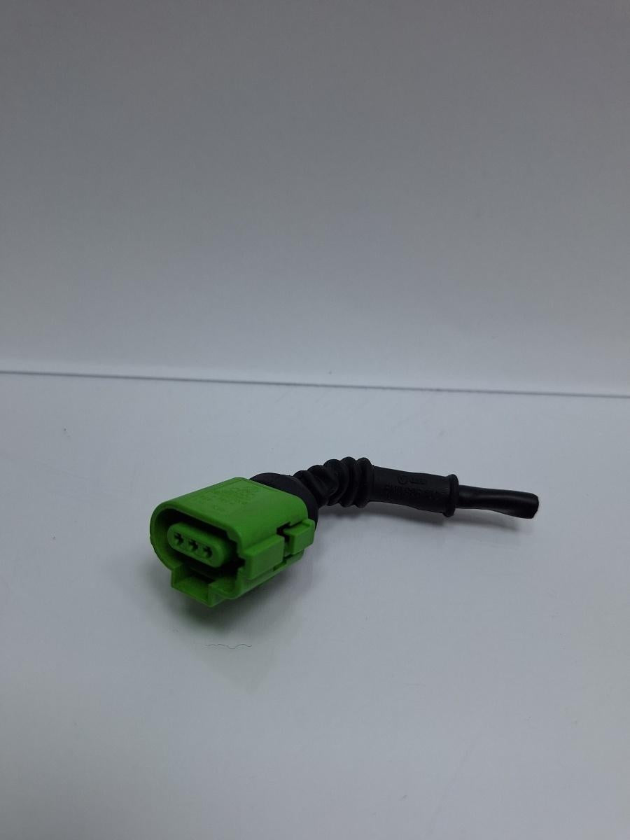 Mufa conector 3 pini VOLKSWAGEN PASSAT 3B3 2000 - 2005 1.6 1.6 ALZ 8E0973703B