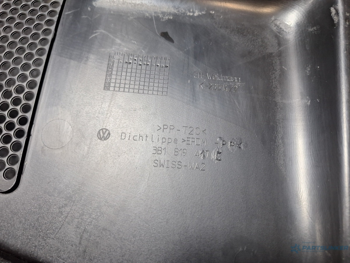 Grila stergatoare VOLKSWAGEN PASSAT 3B3 2000 - 2005 1.6 1.6 ALZ 3B1819417C