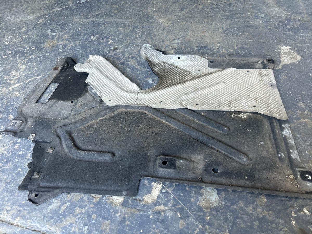 Scut de protectie sub caroserie spate dreapta AUDI A4 IV 8K2, B8 2007 - 2015 TDI CAGB, CJCB, CSUB