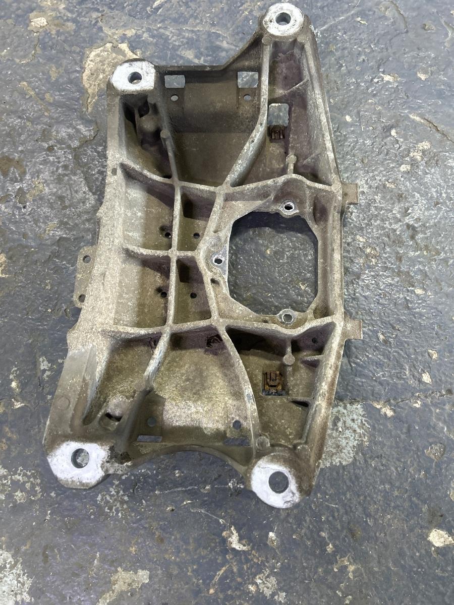 Suport tampon cutie de viteze AUDI A4 IV 8K2, B8 2007 - 2015 TDI CAGB, CJCB, CSUB 8K0399263BK