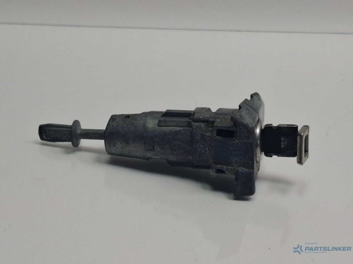Butuc usa stanga fata VOLKSWAGEN PASSAT Variant 3C5 2005 - 2011 TDI BMP 3C0837167A