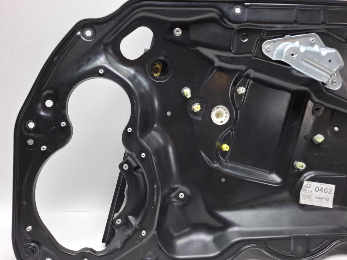 Macara geam dreapta fata VOLKSWAGEN PASSAT Variant 3C5 2005 - 2011 TDI BMP 3C1837756L