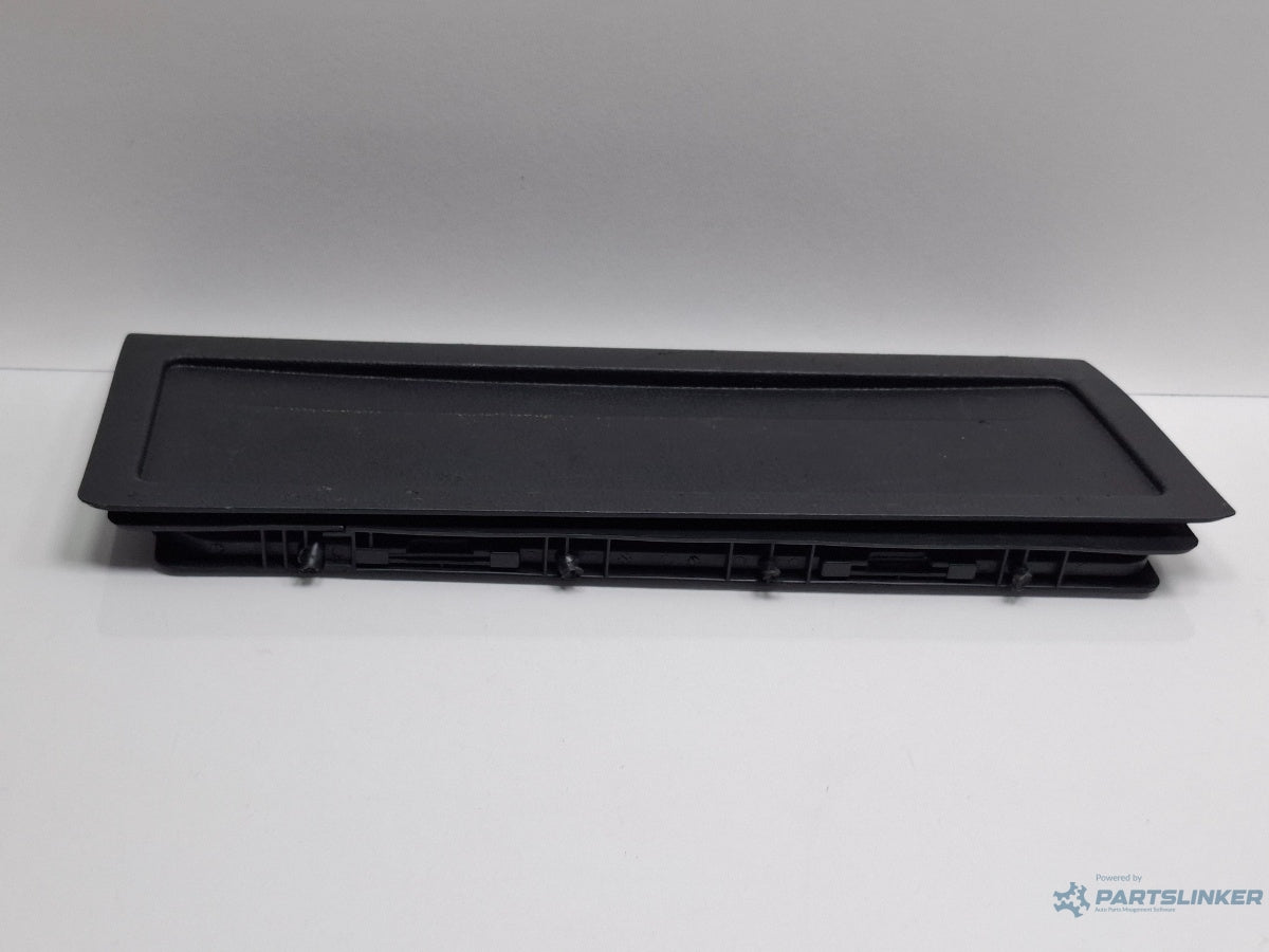 Ornament portbagaj dreapta VOLKSWAGEN PASSAT Variant 3C5 2005 - 2011 TDI BMP 3C9867428