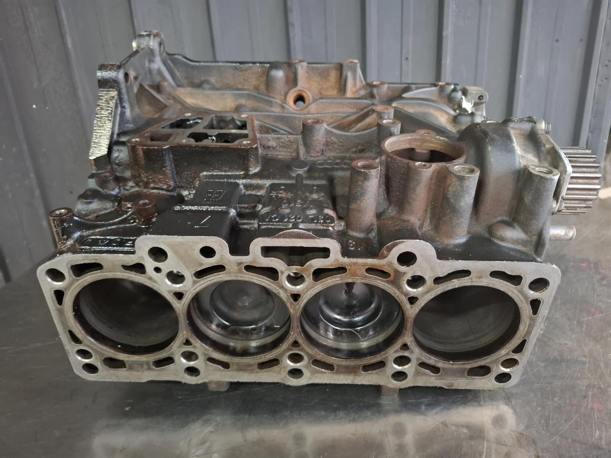 Bloc motor VOLKSWAGEN CRAFTER 30-50 Box 2E_ 2010 - 2016 2.0 BiTDI CDCA CDC CDCA CKU CKUB