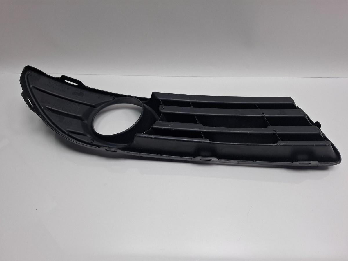 Grila proiector stanga VOLKSWAGEN POLO 9N_ 2001 - 2012 12V AZQ, BME 6Q0853665E