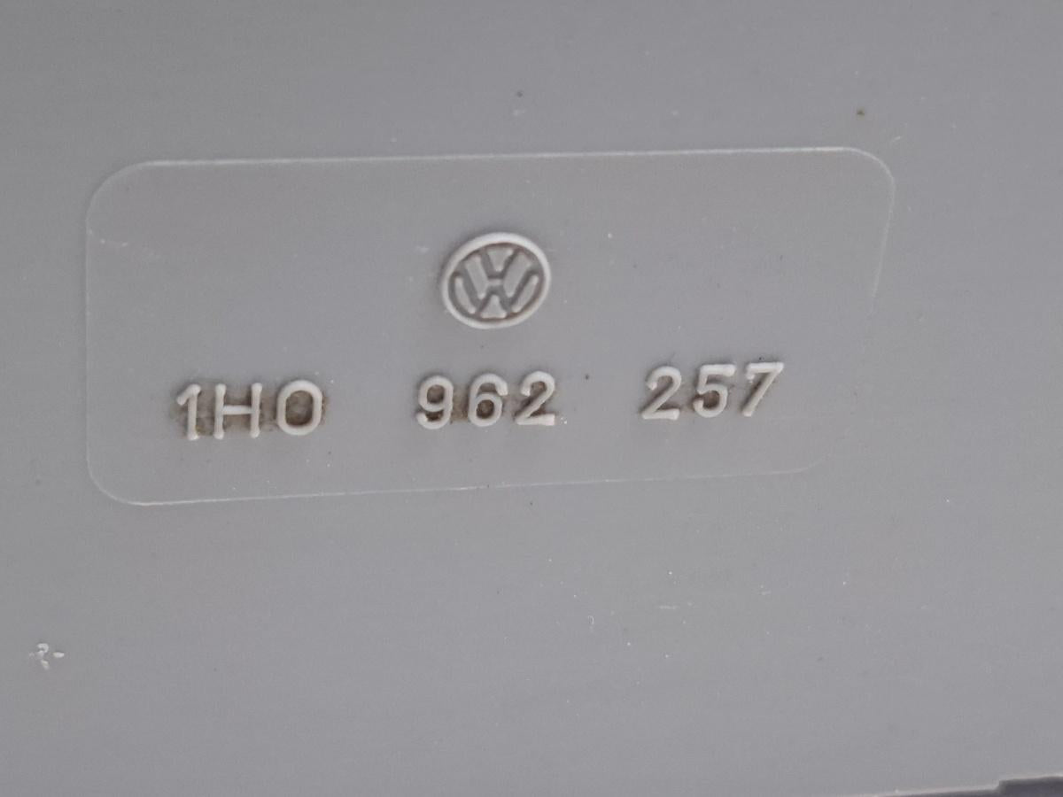 Unitate vacuum inchidere centralizata VOLKSWAGEN GOLF III 1H1 1991 - 1998 1.6 1.6 ABU, AEA, AEE 1H0962257