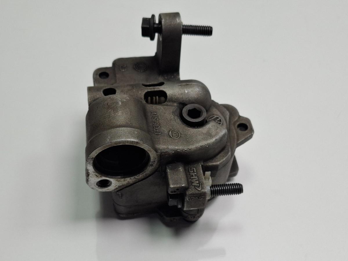 Pompa ulei VOLKSWAGEN PASSAT 3C2 2005 - 2010 2.0 TDI 16V BKP, CBAB 03G115105C