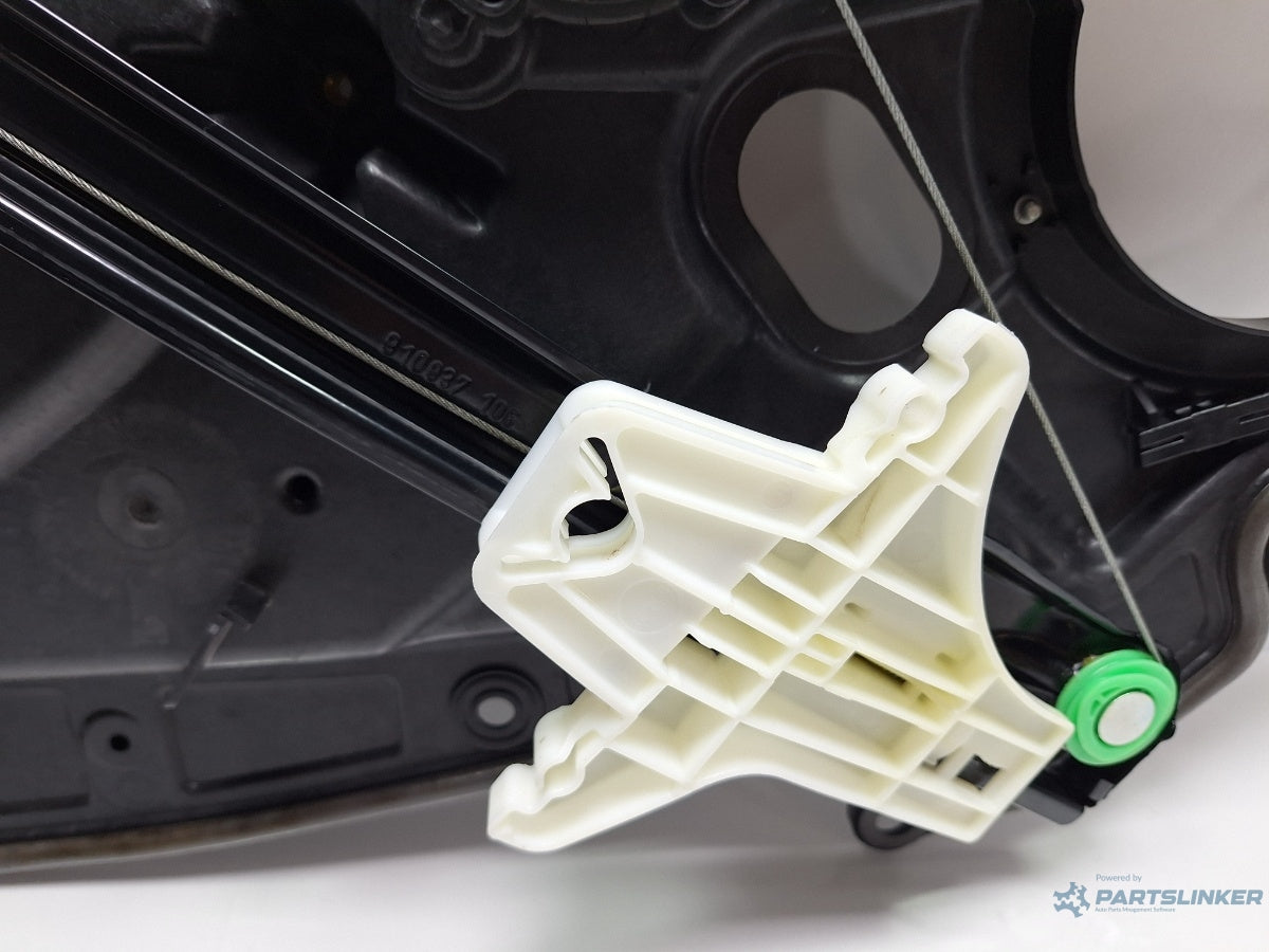 Macara geam dreapta spate VOLKSWAGEN GOLF VI 5K1_ 2008 - 2012 TDi BlueMotion CAYC 5K4839730J