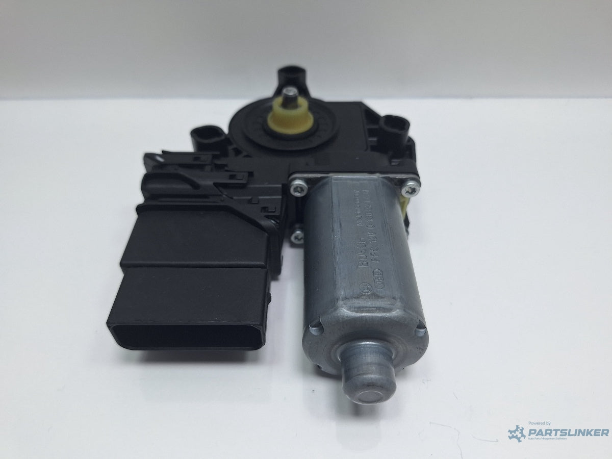 Motoras macara dreapta spate VOLKSWAGEN GOLF VI 5K1_ 2008 - 2012 TDi BlueMotion CAYC 5K0959704D , 5K0959795