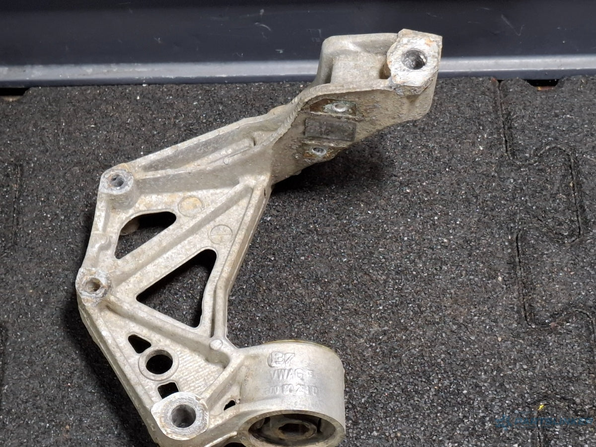 Suport brat trapez dreapta VOLKSWAGEN FOX 5Z1, 5Z3 2003 - 2014 1.2 1.2 BMD, CHFB 5Z0199293D