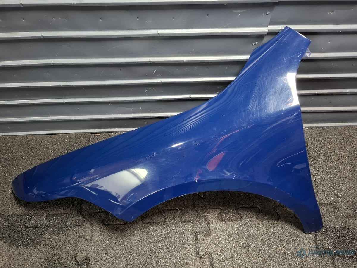 Aripa stanga fata SKODA SUPERB 3T4 2008 - 2012 3T0821021