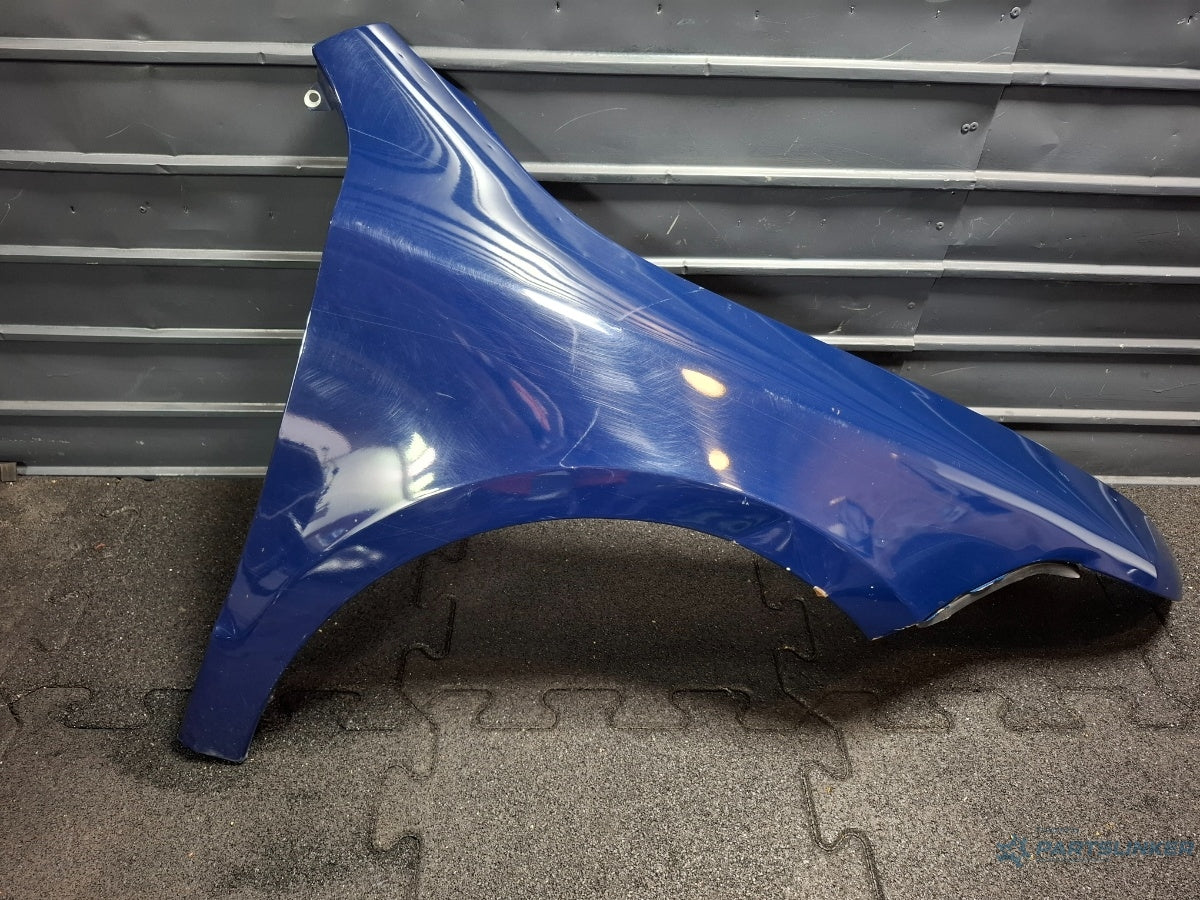 Aripa dreapta fata SKODA SUPERB III Estate 3T5 2009 - 2012 , avariata , 3T0821022