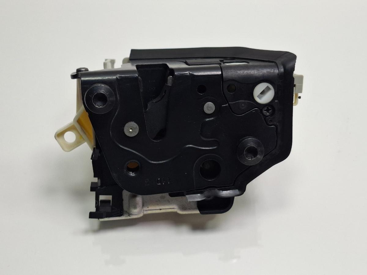 Broasca usa dreapta fata AUDI A3 Sportback 8VA, 8VF 2012 - > TDI CLHA 8X1837016