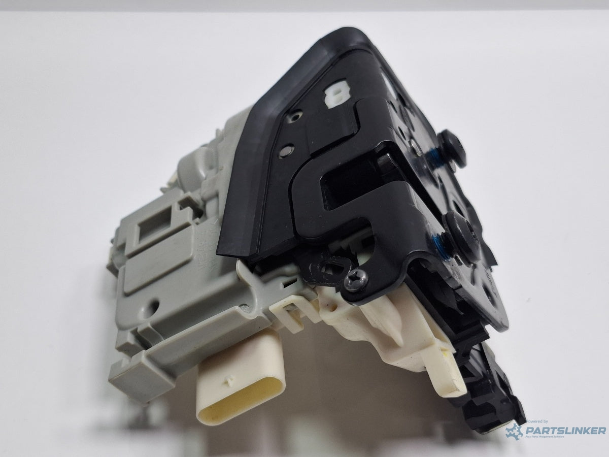 Broasca usa dreapta fata AUDI A3 Sportback 8VA, 8VF 2012 - > TDI CLHA 8X1837016