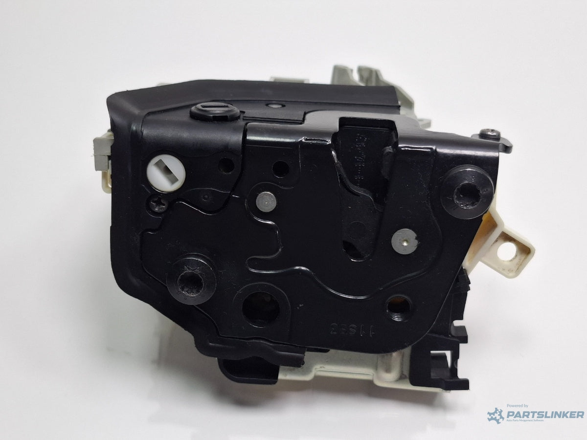 Broasca usa stanga spate AUDI A3 Sportback 8VA, 8VF 2012 - > TDI CLHA 8K0839015C