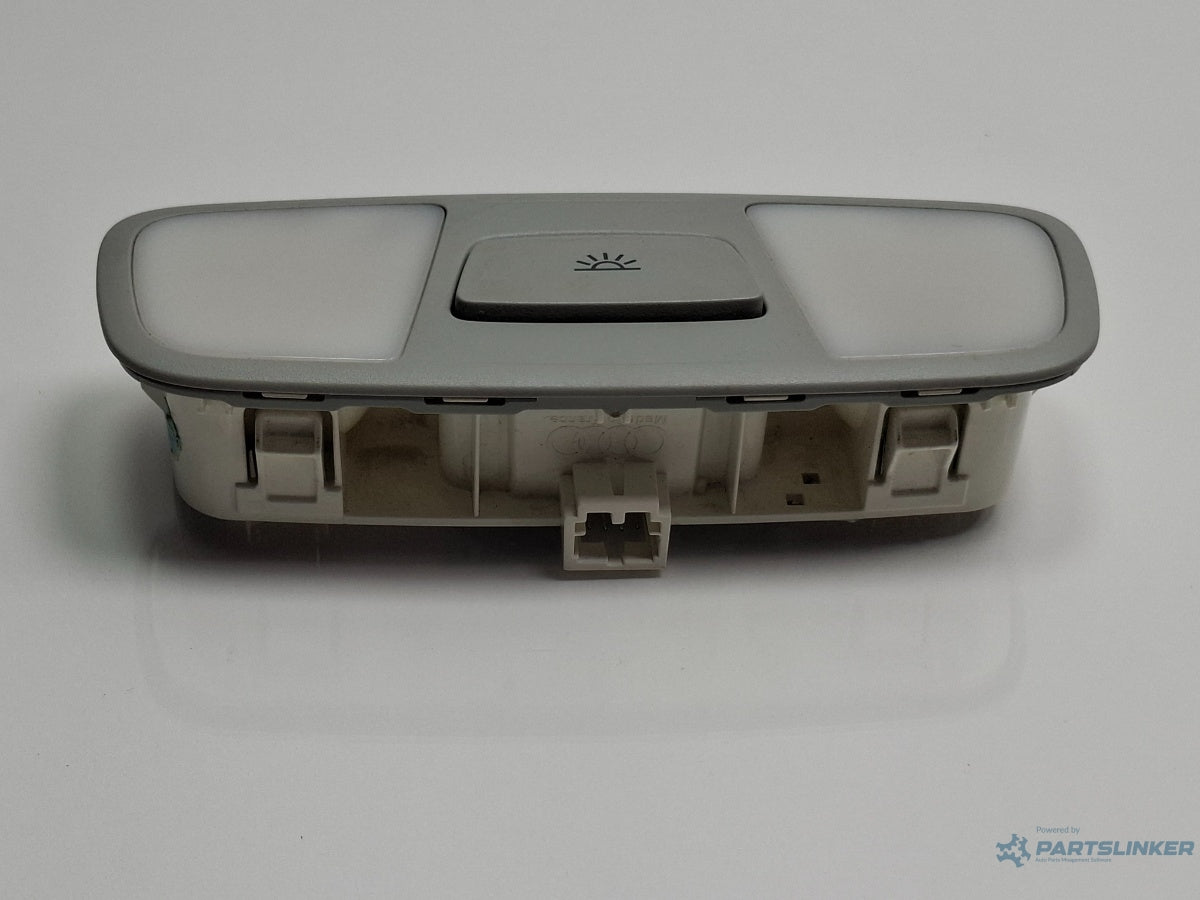 Plafoniera spate AUDI A3 Sportback 8VA, 8VF 2012 - > TDI CLHA 8V0947111
