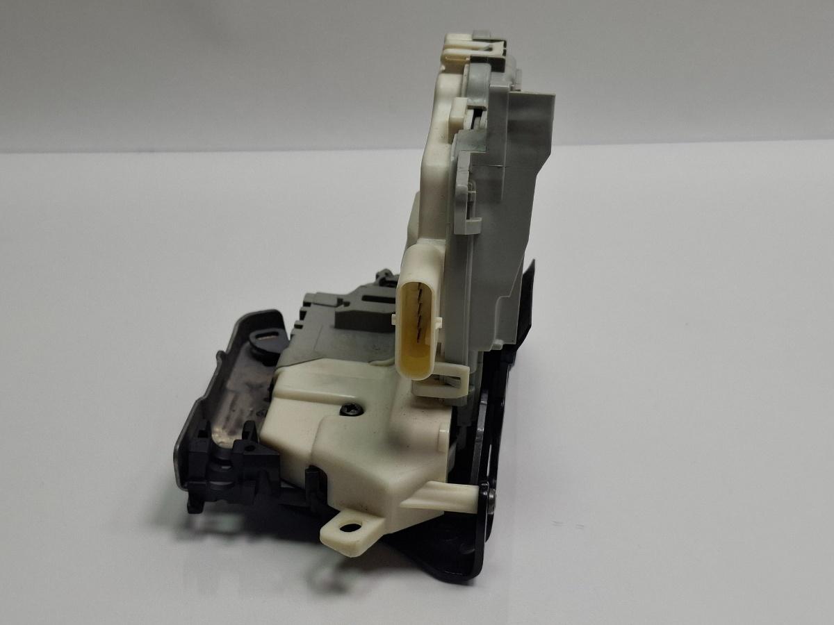 Broasca usa dreapta spate AUDI A3 Sportback 8VA, 8VF 2012 - > TDI CLHA 8K0839016C