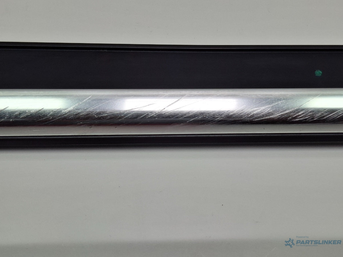 Perie geam cromat fata AUDI A3 Sportback 8VA, 8VF 2012 - > TDI CLHA 8V4853283/4