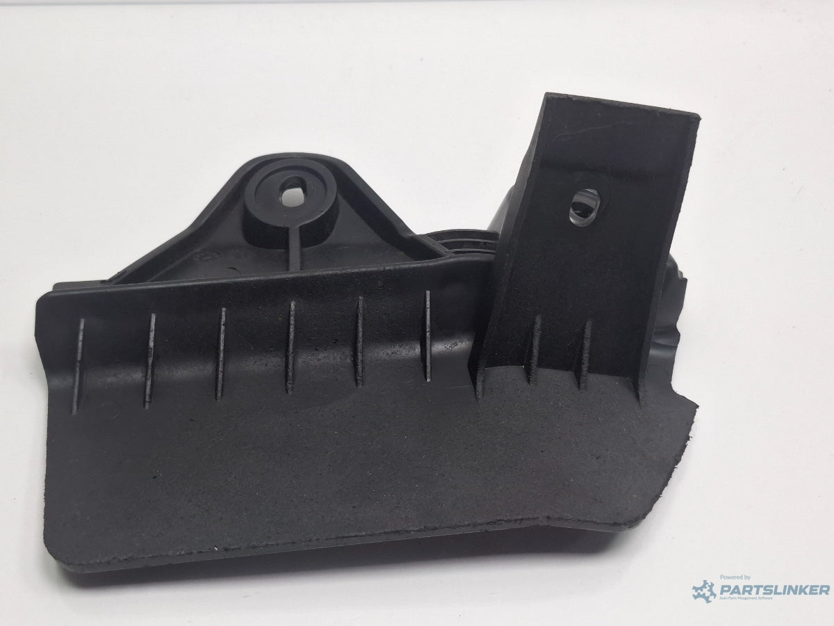 Aparator noroi stanga spate AUDI A3 Sportback 8VA, 8VF 2012 - > TDI CLHA 8V0853833