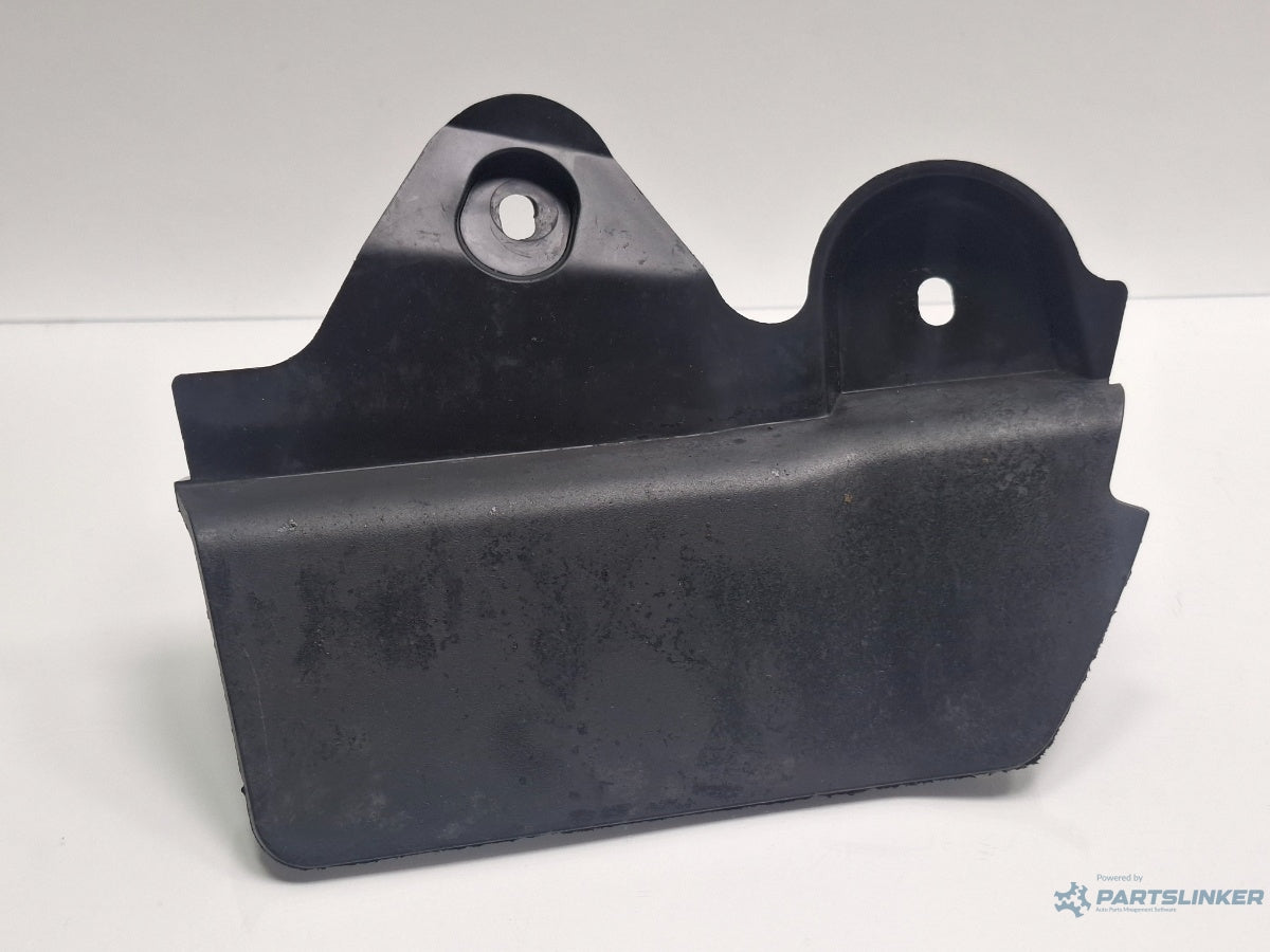 Aparator noroi dreapta spate AUDI A3 Sportback 8VA, 8VF 2012 - > TDI CLHA 8V0853834